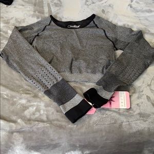 Bombshell Pro Seamless Pullover Top- Size M/L